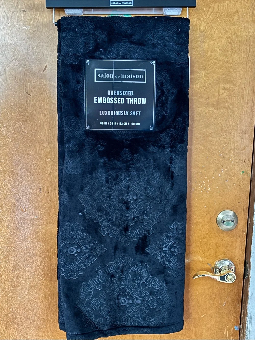 Black Throw blanket. Embossed Mandolin